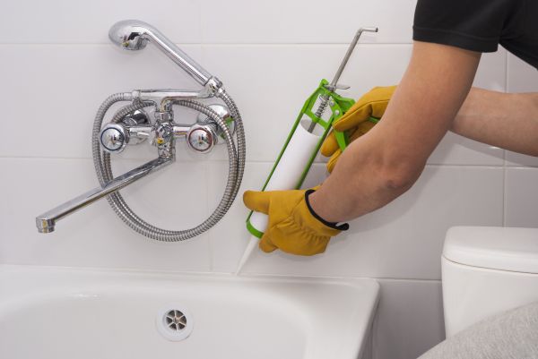 Bathtub Caulking in Chester